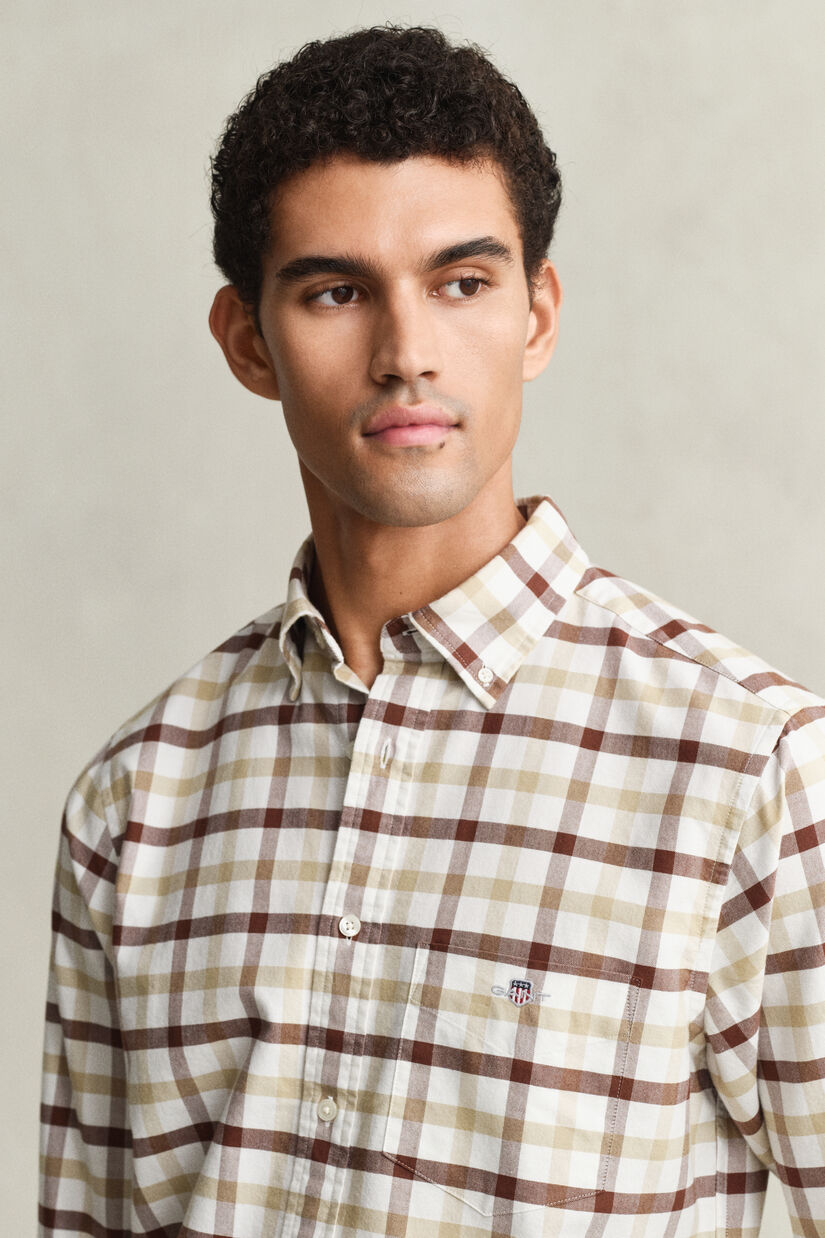 Regular fit ternet Oxford skjorte