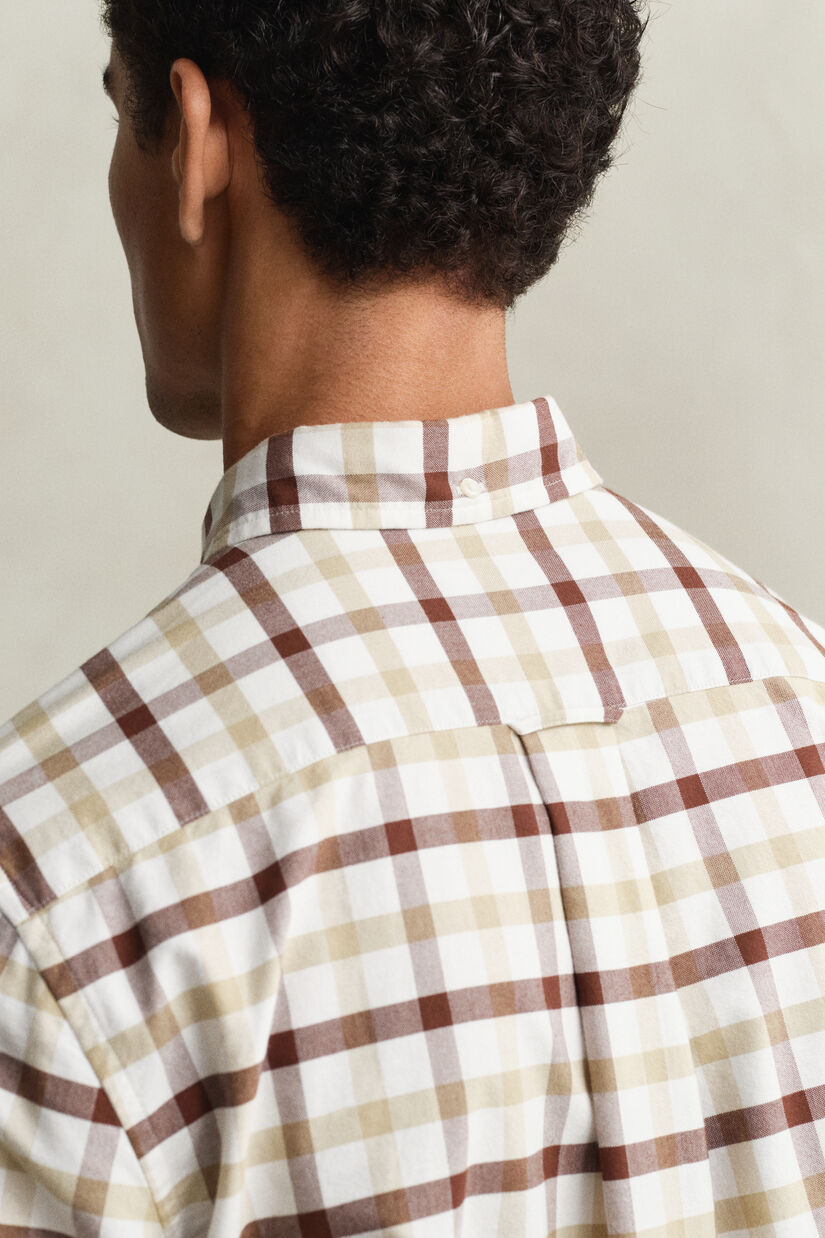 Regular fit ternet Oxford skjorte