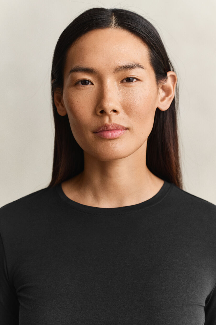 Let T-shirt af bomuld med lange &aelig;rmer